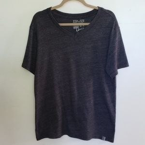 Men's L short sleeve v-neck shirt
